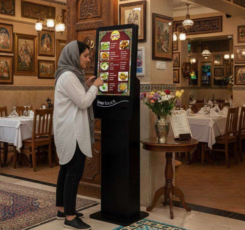 چرا کیوسک سفارش گیر به انتخاب اول رستوران‌ها و فست‌فودها تبدیل شده است؟